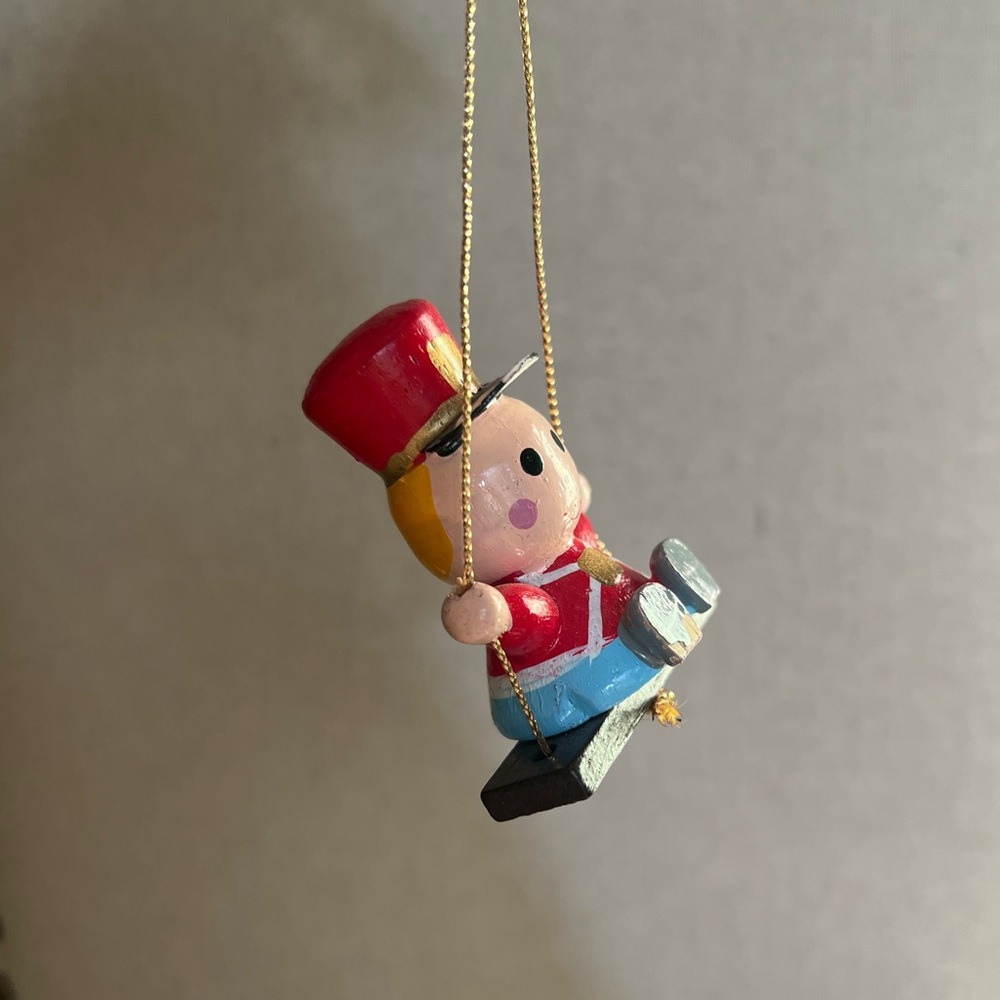 Drummer Boy Ornament, Chippy Wooden Christmas Ornament, Hand Painted Soldier - Picture 3 of 7